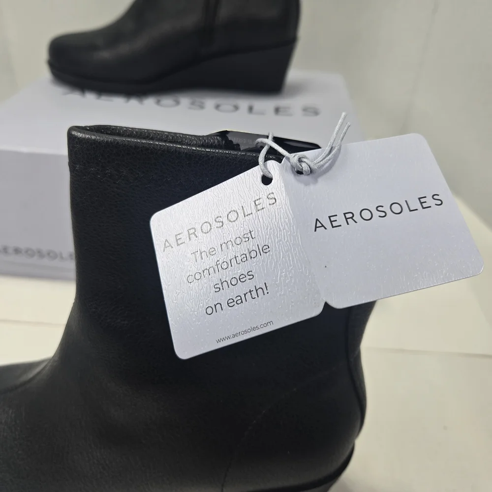 Aerosoles Binnie Black Wedge Faux Leather Ankle Boots Women's Size 6 Wide